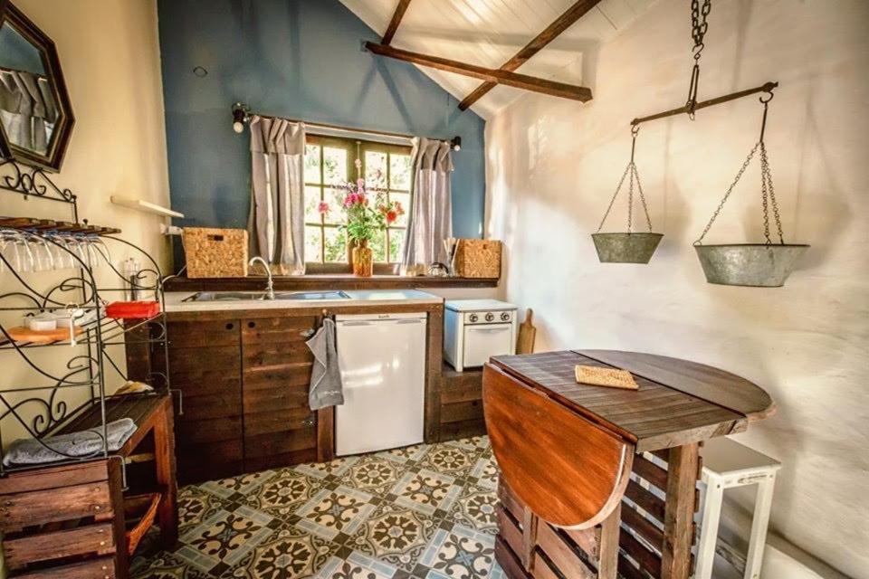 Unique Tiny House With Natural Building Techniques Figueiro Dos Vinhos Eksteriør billede